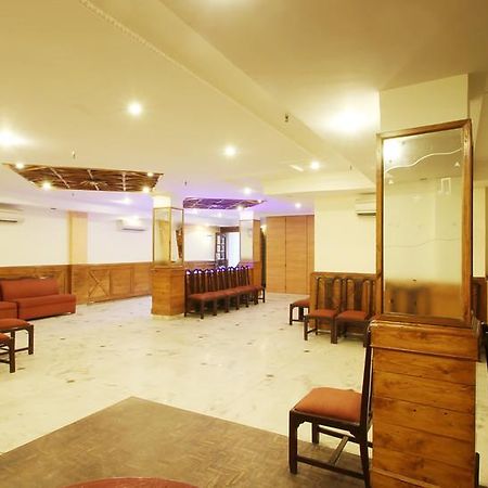 The Crest Inn Delhi Kültér fotó