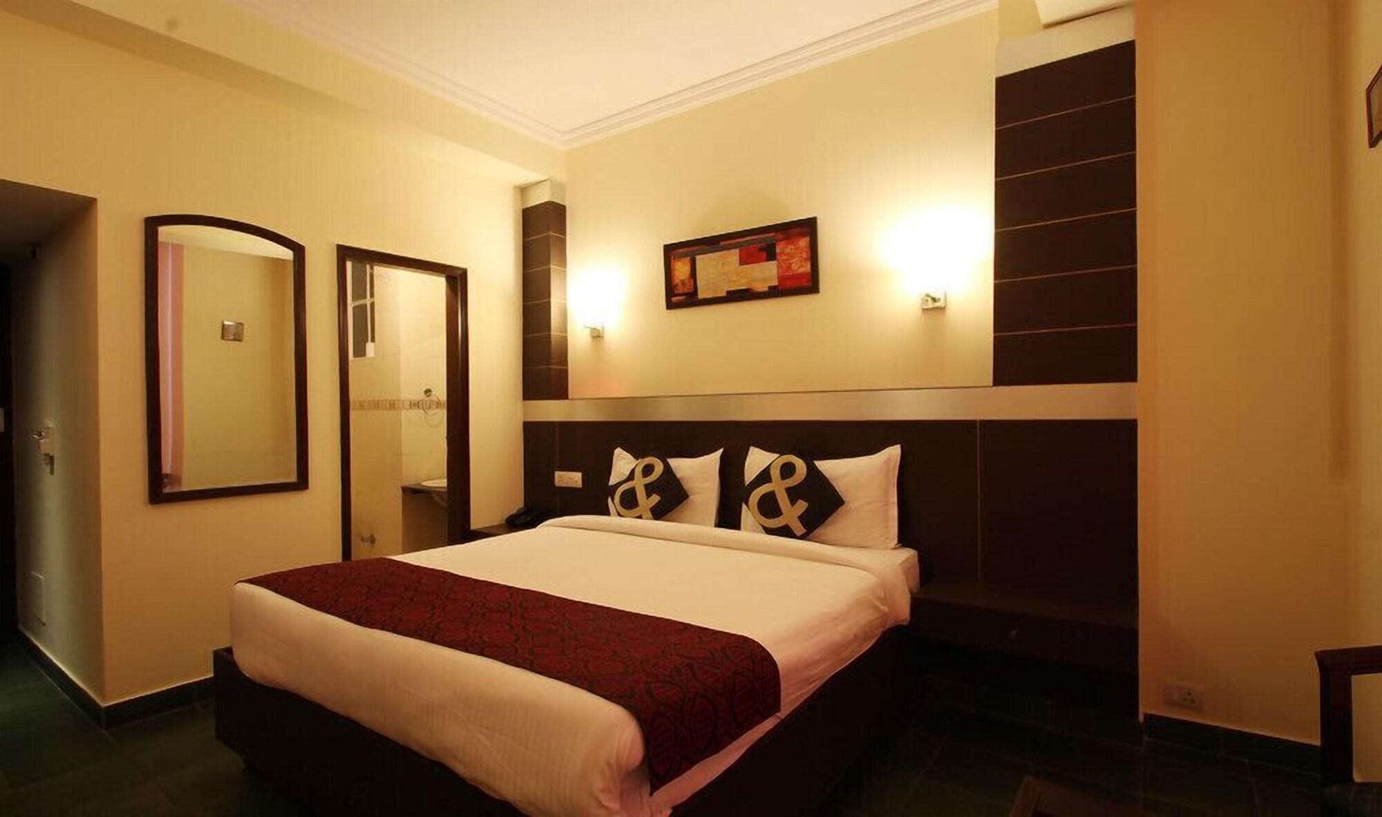 The Crest Inn Delhi Kültér fotó