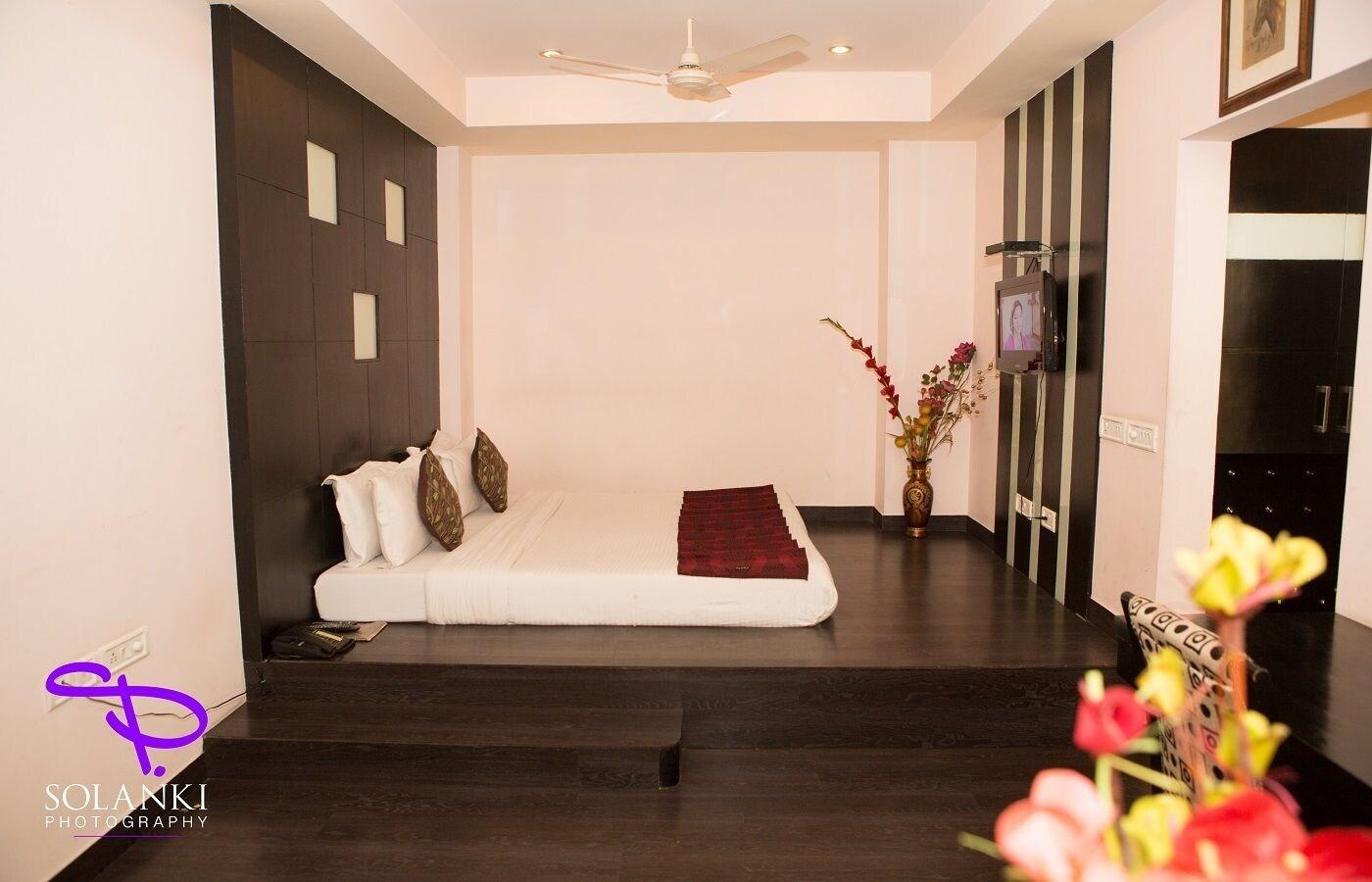The Crest Inn Delhi Kültér fotó