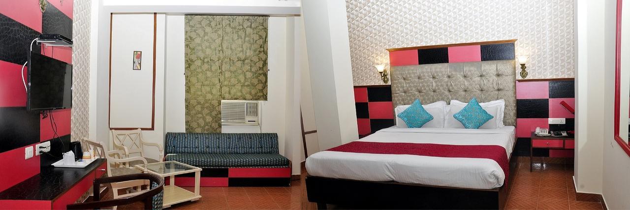 The Crest Inn Delhi Kültér fotó